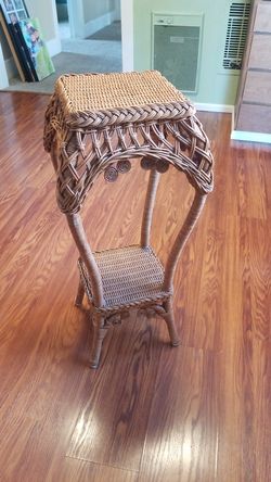 Wicker plant stand