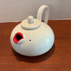 Vintage 1977 Fitz & Floyd "Lip Service" Marilyn Monroe Porcelain Teapot Lid Included 8“ X 5“  K13