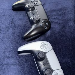 PlayStation 5 Controllers 