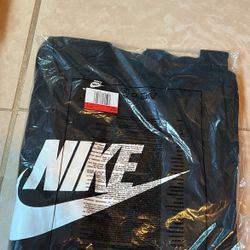 Nike Long Sleeve Size Large