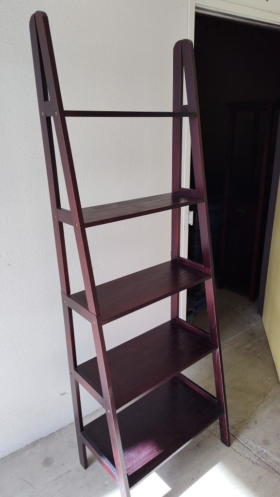 PENDING PICKUP Ladder Book Shelf Cherry Wood for Sale in Solana
