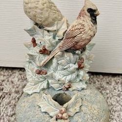 Vintage Collectible Freestanding Resin Cardinals Figurine Statue Candle Holder Home Decoration Accent