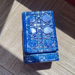 Blue Pot Plant Holder Drainage