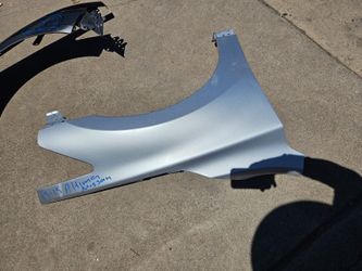 Nissan Altima right fender Oem