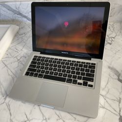 2011/12 MacBook Pro 13 Inch 2.3 i5 4GB 320GB