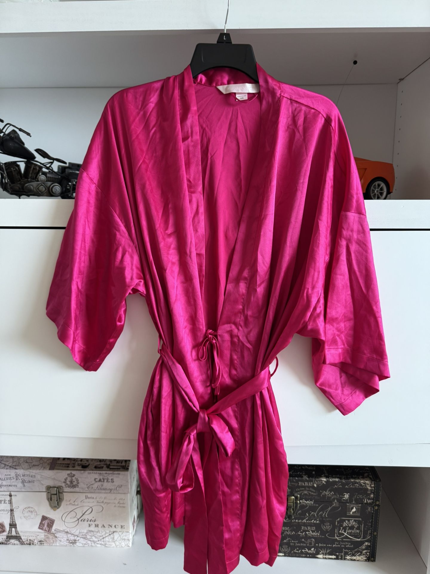 Victoria’s Secret Silky Robe – Pink – One Size Fits All