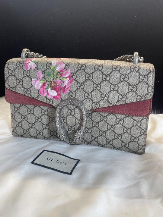 𝐆𝐔𝐂𝐂𝐈 Beige/Pink GG Supreme Blooms Coated Canvas Small 𝐃𝐢𝐨𝐧𝐲𝐬𝐮𝐬 Shoulder Bag