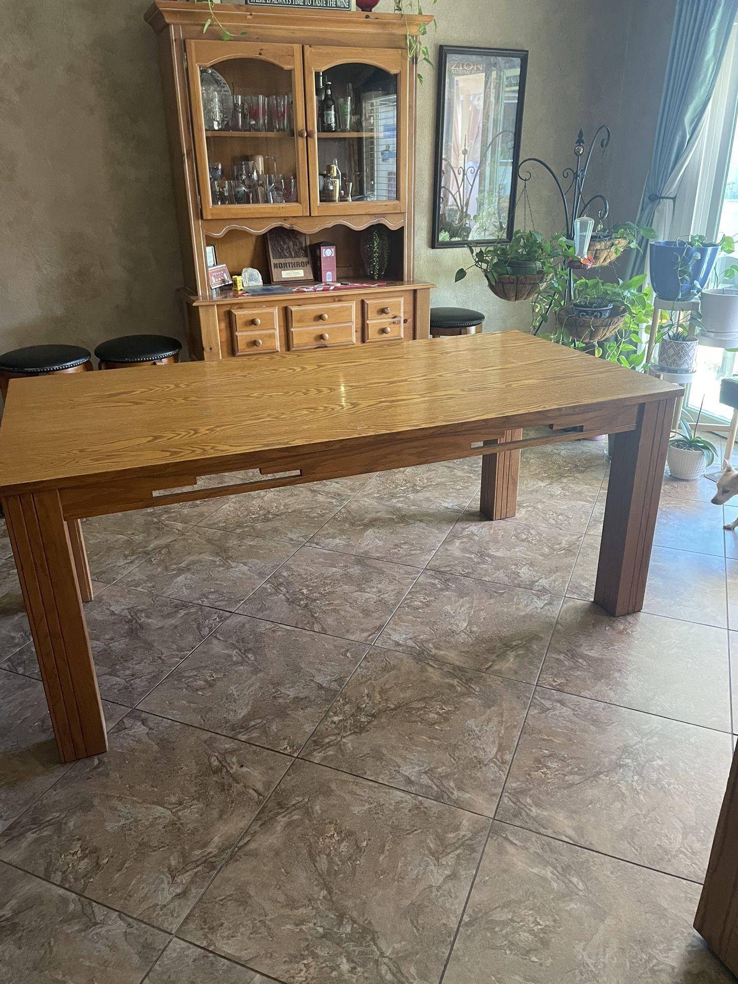 Stone Creek Furniture. Oak Kitchen Table 