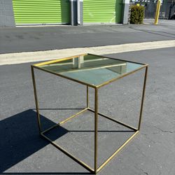 Super Cute Vintage Mirrored Side Table