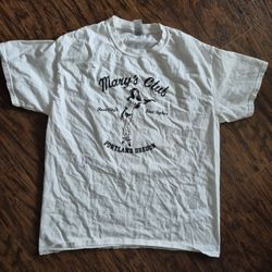 MARY'S CLUB  Portland Gildan T-shirt Size Large