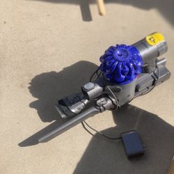 Dyson V6 Animal Cordless Vaccum For Parts