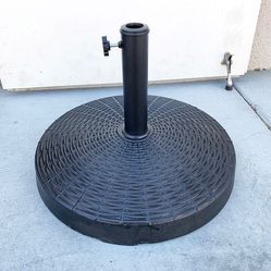 New in box $45 Heavy Patio Umbrella Base 20” Round Stand Outdoor Garden Market, Weight 55lbs