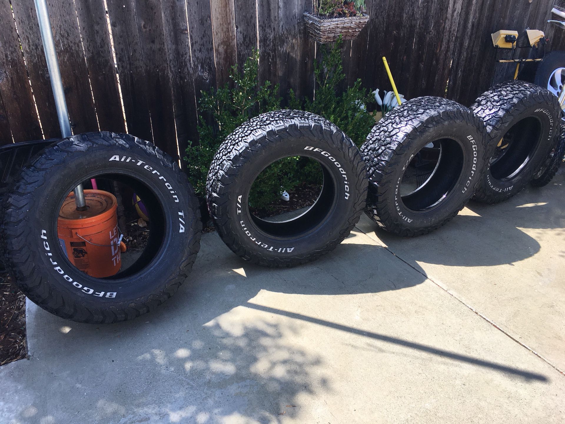 Bfg Ko2 265 70 R17 A T Tires For Sale In Compton Ca Offerup