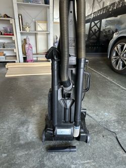 Bissell Vacuum with attachments