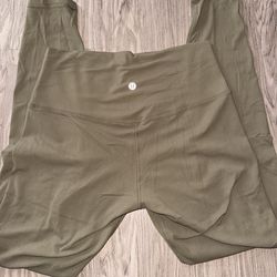 Lululemon green leggings size 8
