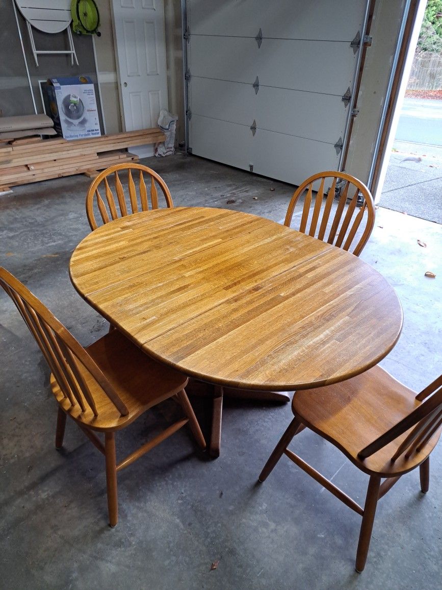 Kitchen Table & Chairs