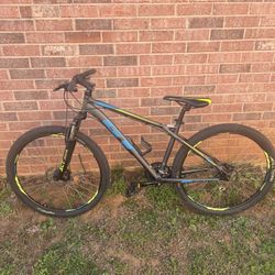 GT Aggressor Pro Mountain Bike Medium