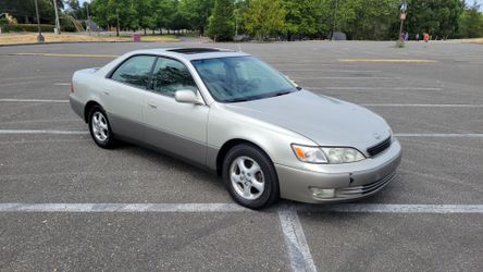 LEXUS ES300 RUNA DRIVES GREAT!