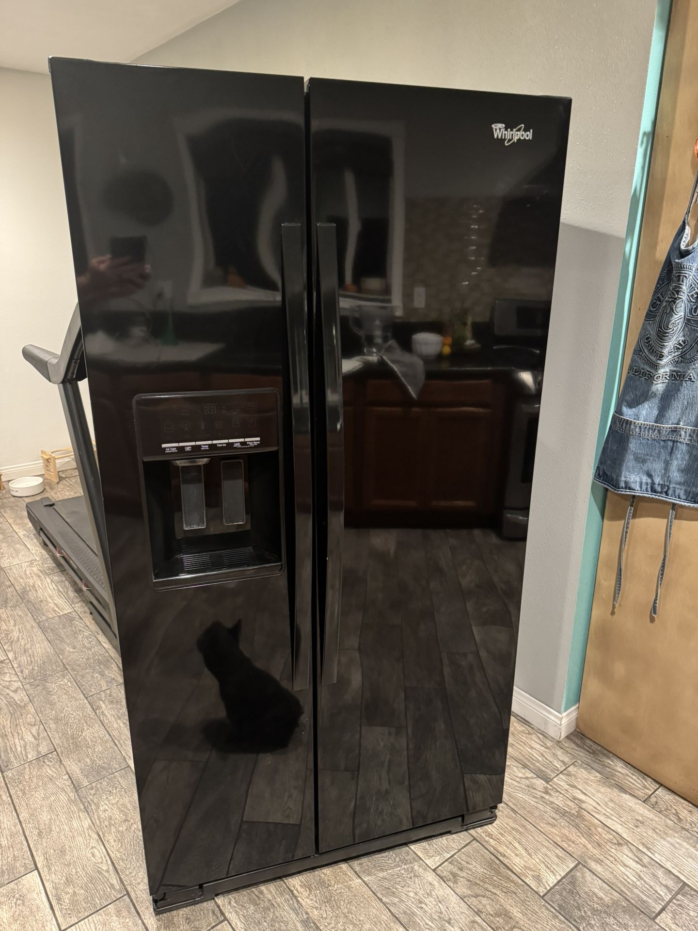 Whirlpool Full-size Refrigerator 