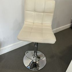 4 White Bar Chairs 