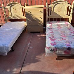 2 Twin Matching  With Chest Drawer Good Conditions 