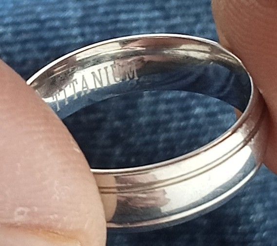 Men's SIZE 9 Titanium Wedding Ring/ Band