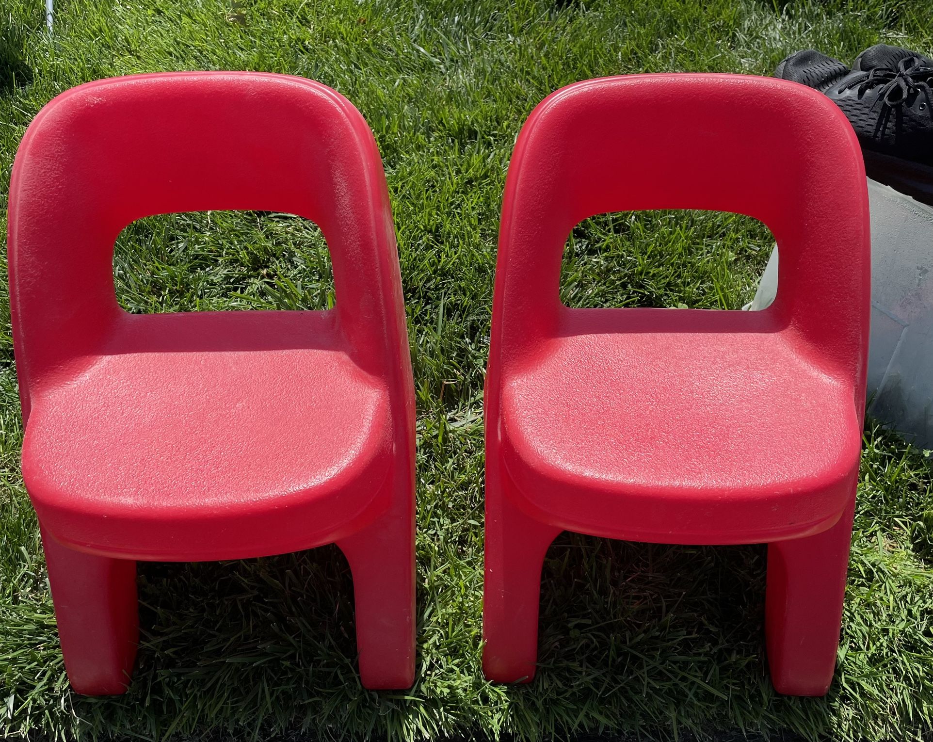 2 Kids Chairs