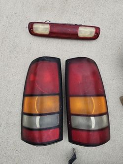 99/06 Chevrolet Silverado Gmc Sierra Tail Lights 