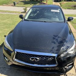 2014 AWD Q50