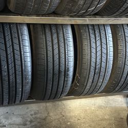 SET OF TIRE 215 50 17 Michelin 85% LIFE