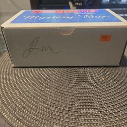 Hand Sighned Huddleston Deluxe Box