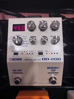 Boss DD-200 Guitar Pedal