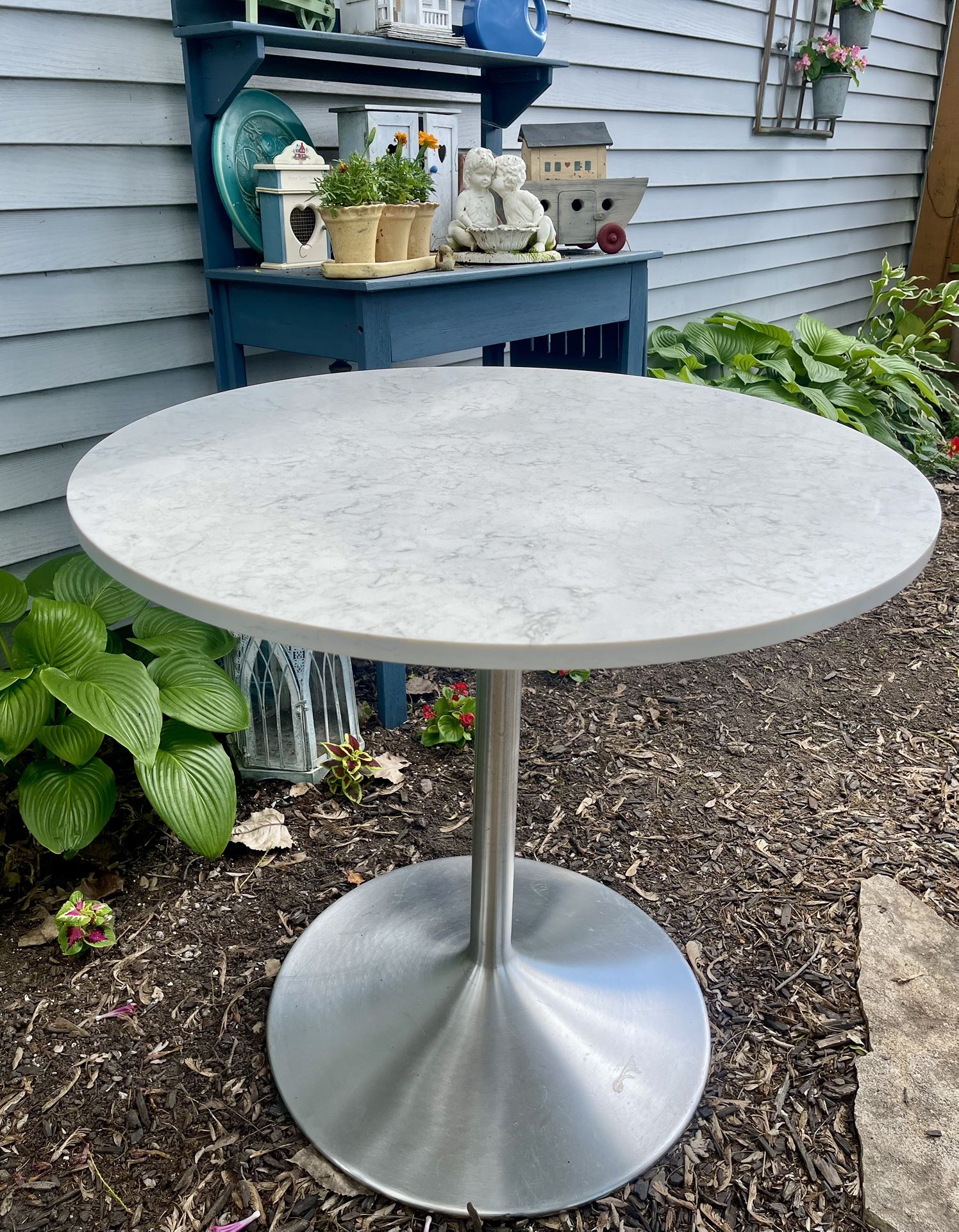 Room and Board Aria Tulip Table With Marbled White Quartz Top