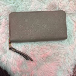 Louis Vuitton Zippy Wallet