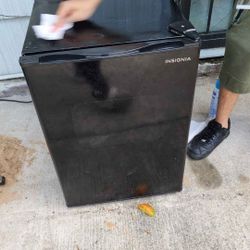 Mini Fridge 