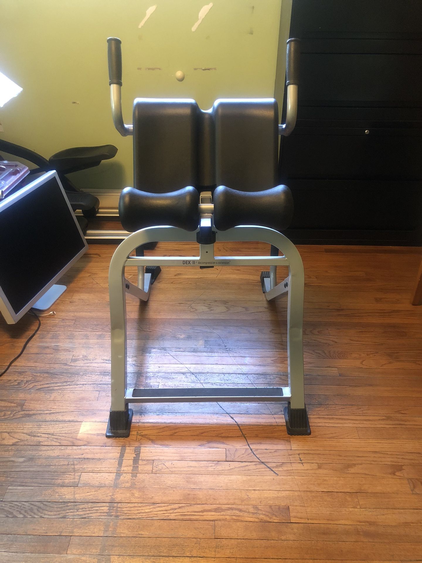 Teeter Hang ups DEX II Decompression & Extension Machine