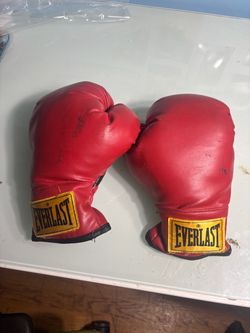 Small everlast boxing gloves used