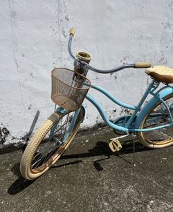Bicycle Huffy. Beach Cruiser. Like New