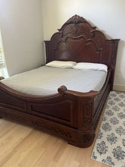 Luxury 5 piece King Bedroom Set