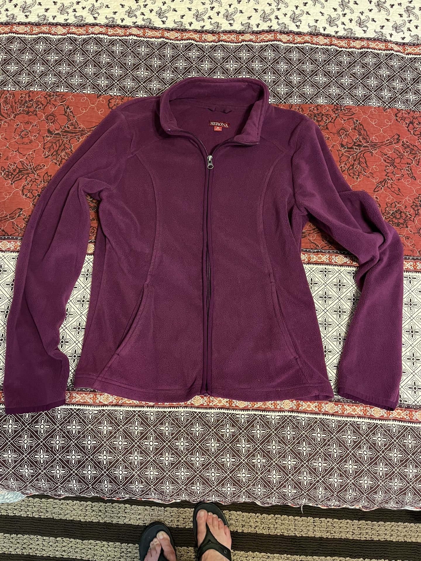 FLEECE - WOMEN’S MEDIUM - LIKE NEW -  FULL ZIP