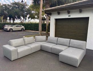 Couch/Sofa Sectional - Modular - Light Gray - Delivery Available 🚛