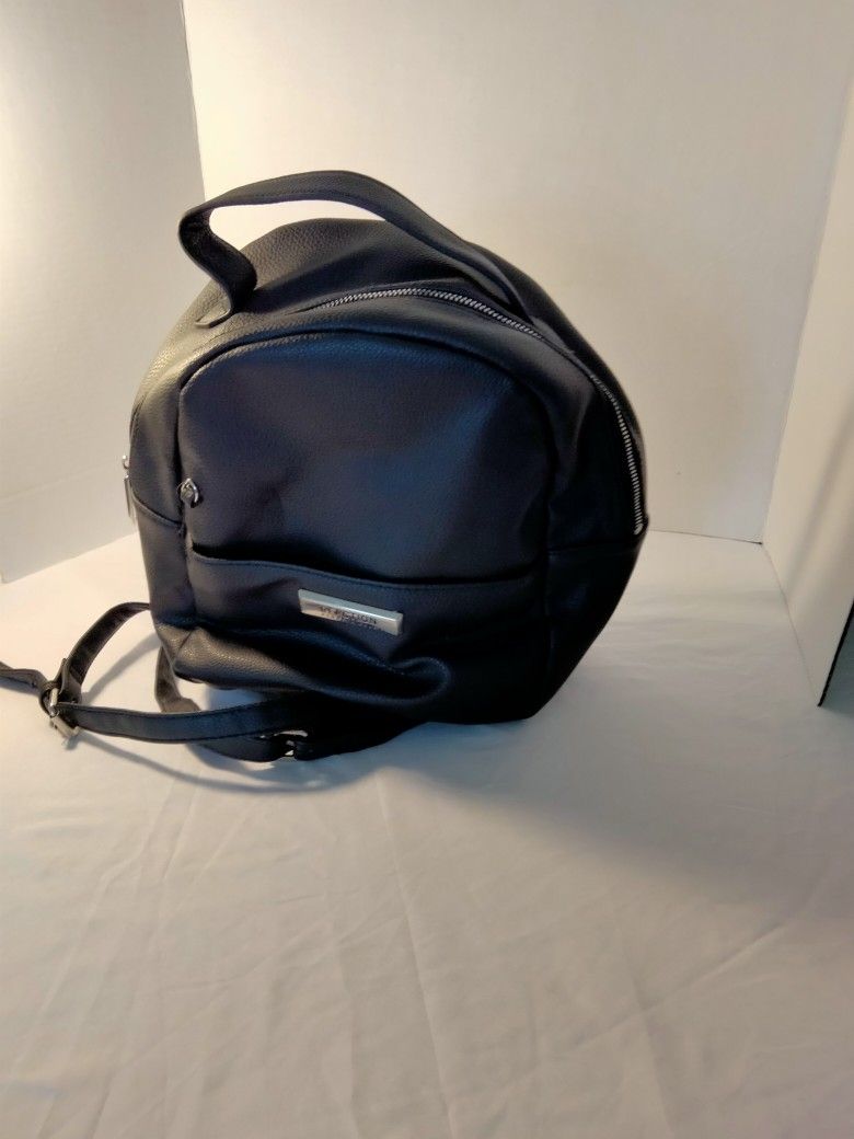 Kenneth Cole Bagpack