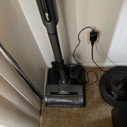 Cordless Vacuum 