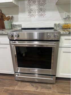 Like new KitchenAid electric range