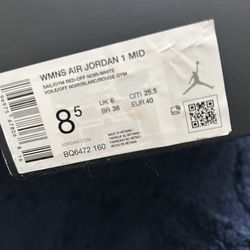Pretty new women air Jordan 1 mid 8.5