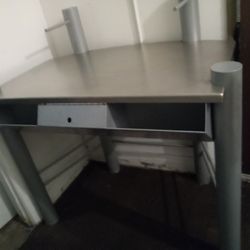 CUSTOM MADE HEAVY DUTY WORK STATION/STAINLESS STEEL 