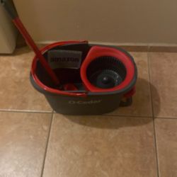 New  O-Cedar EasyWring Microfiber Spin Mop, Bucket Floor Cleaning System