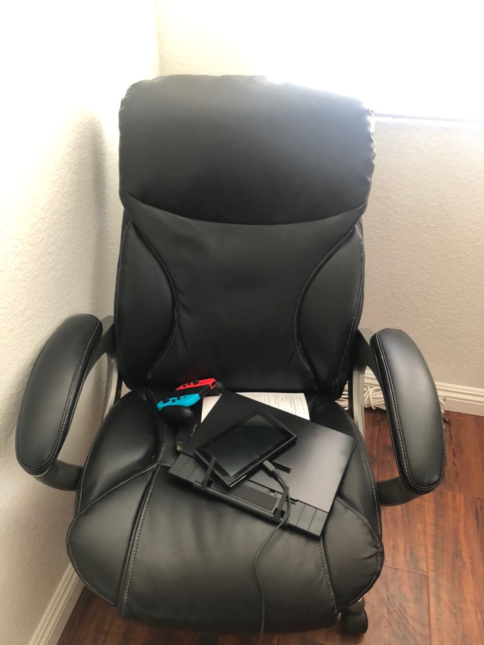Armed office chair- as good as new