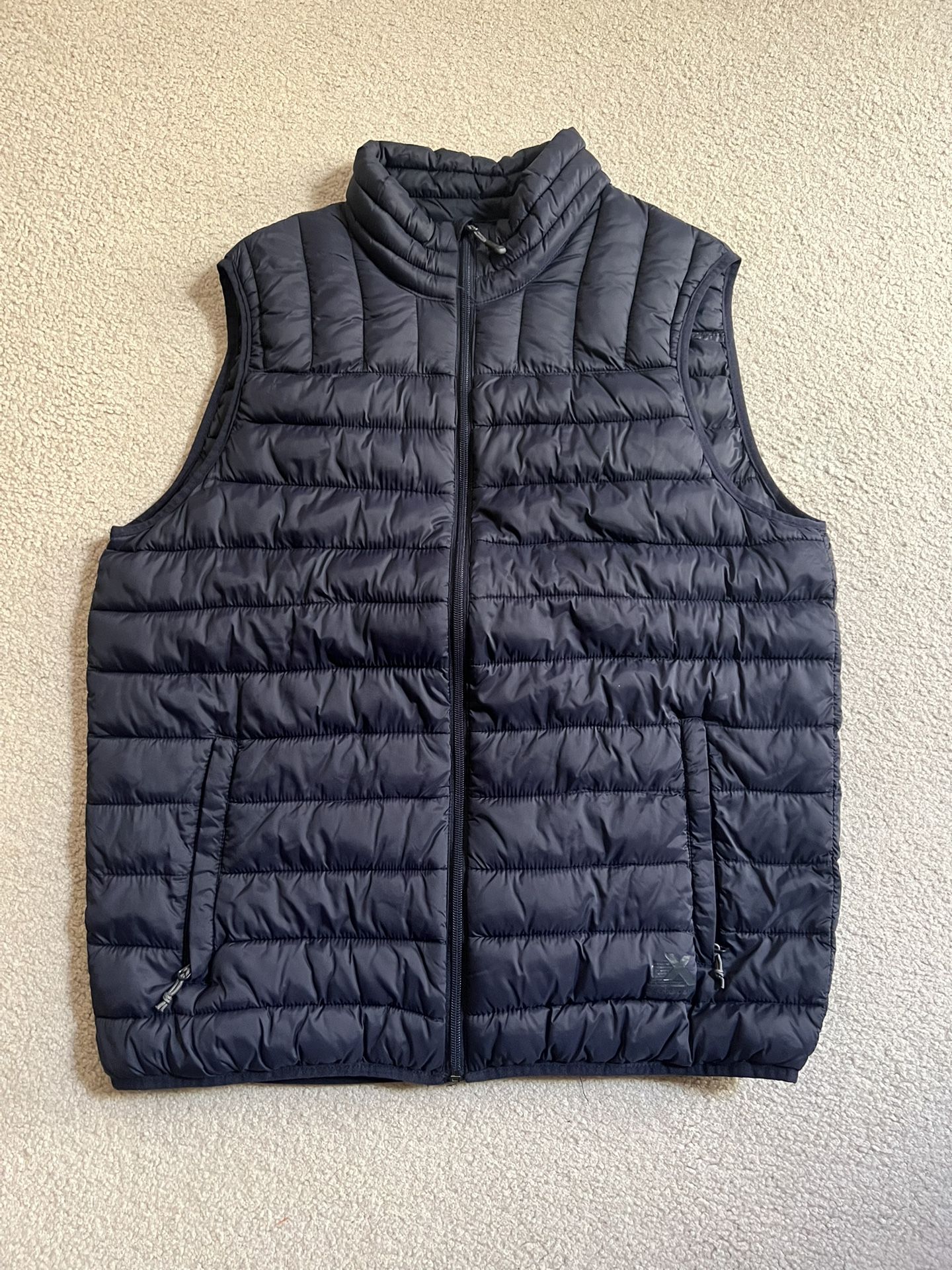 Men’s Navy Puffer Vest Large