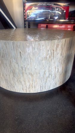 Z Gallery Shell coffee Table